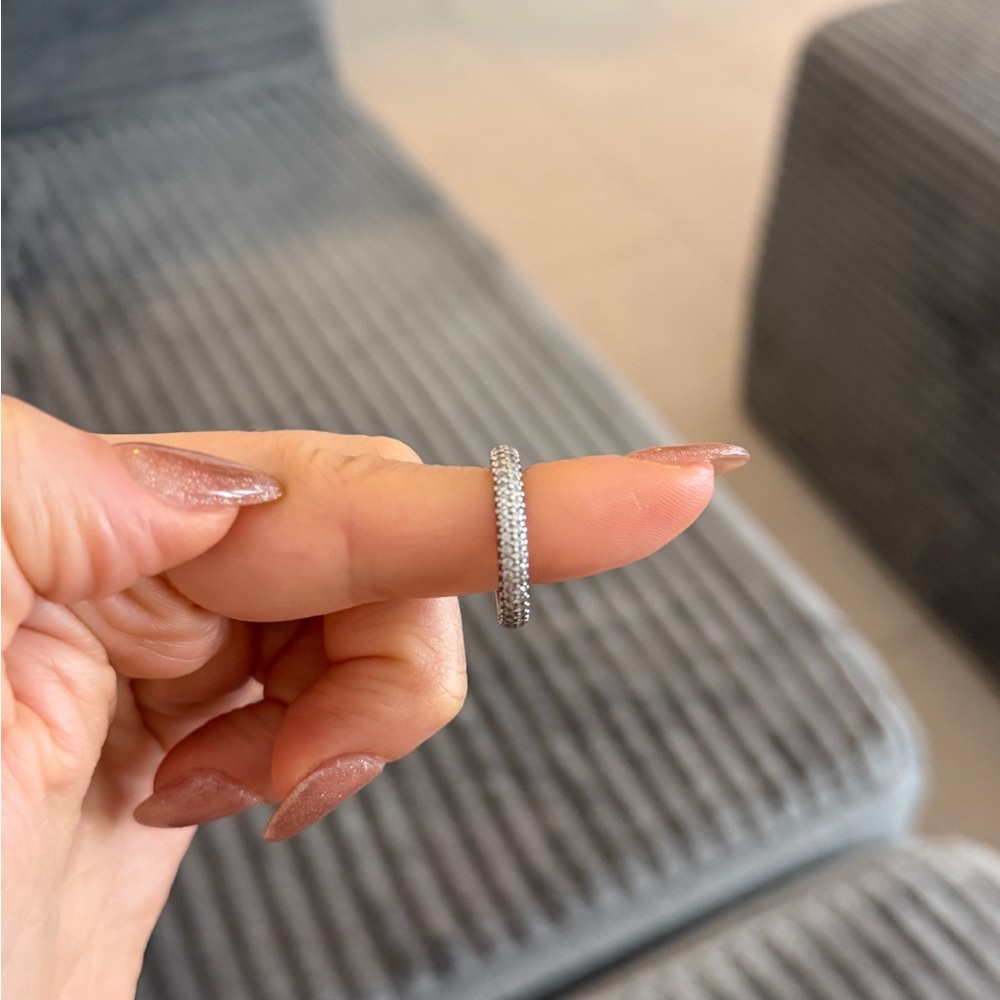 Pandora Elegant Silver Band with Sparkling Accents